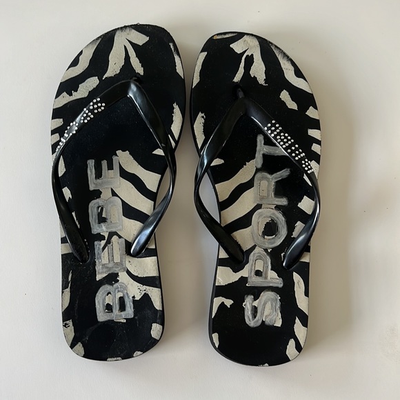 Bebe Sport Black Flip-flops, rhinestone logo perfect no missing stones, size 9 - Picture 4 of 7